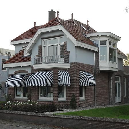 Villa Rose Burgum Bagian luar foto