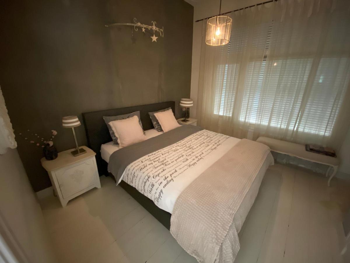 Villa Rose Burgum Bagian luar foto
