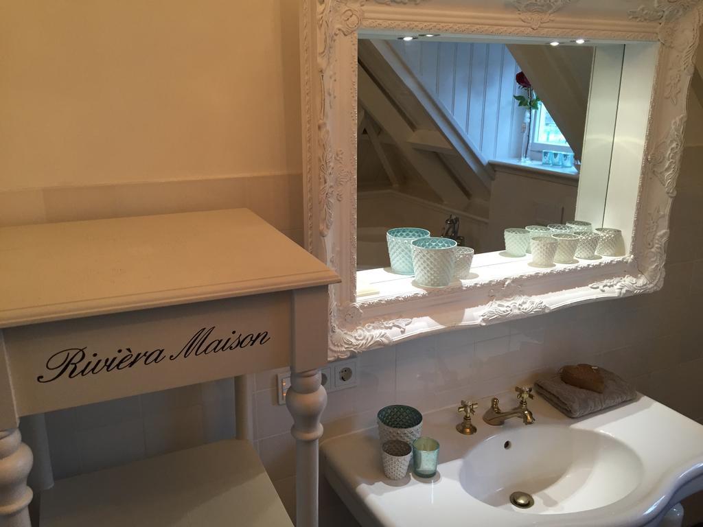 Villa Rose Burgum Bagian luar foto